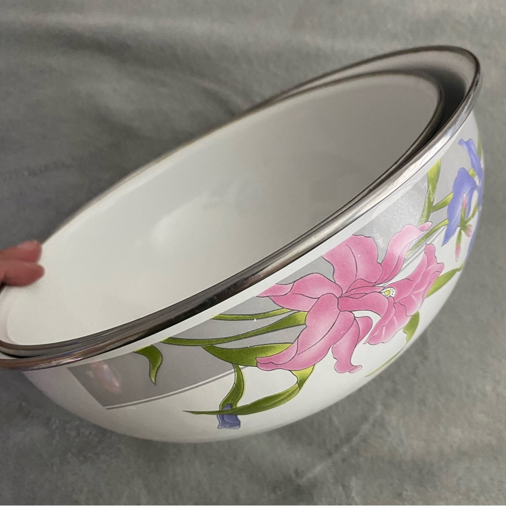 Enamelware Mixing Bowls - Picture 2 of 6
